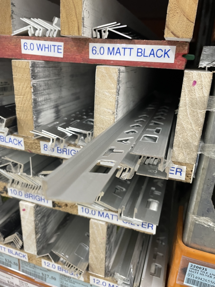 8mm TILE ANGLE 3mtr Matt Silver