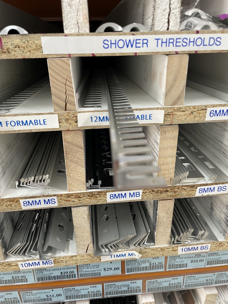 FORMABLE TILE ANGLE 12MM X 3MTR BLACK