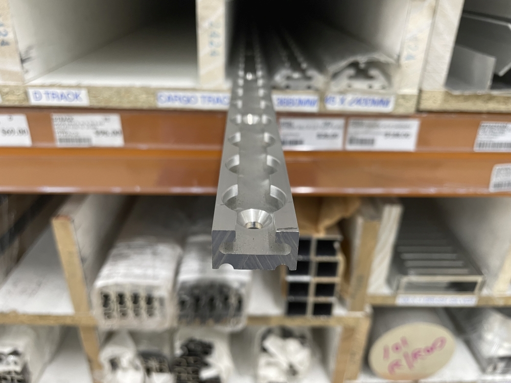 CARGO TRACK SQUARE 24.5MM X 3660MM