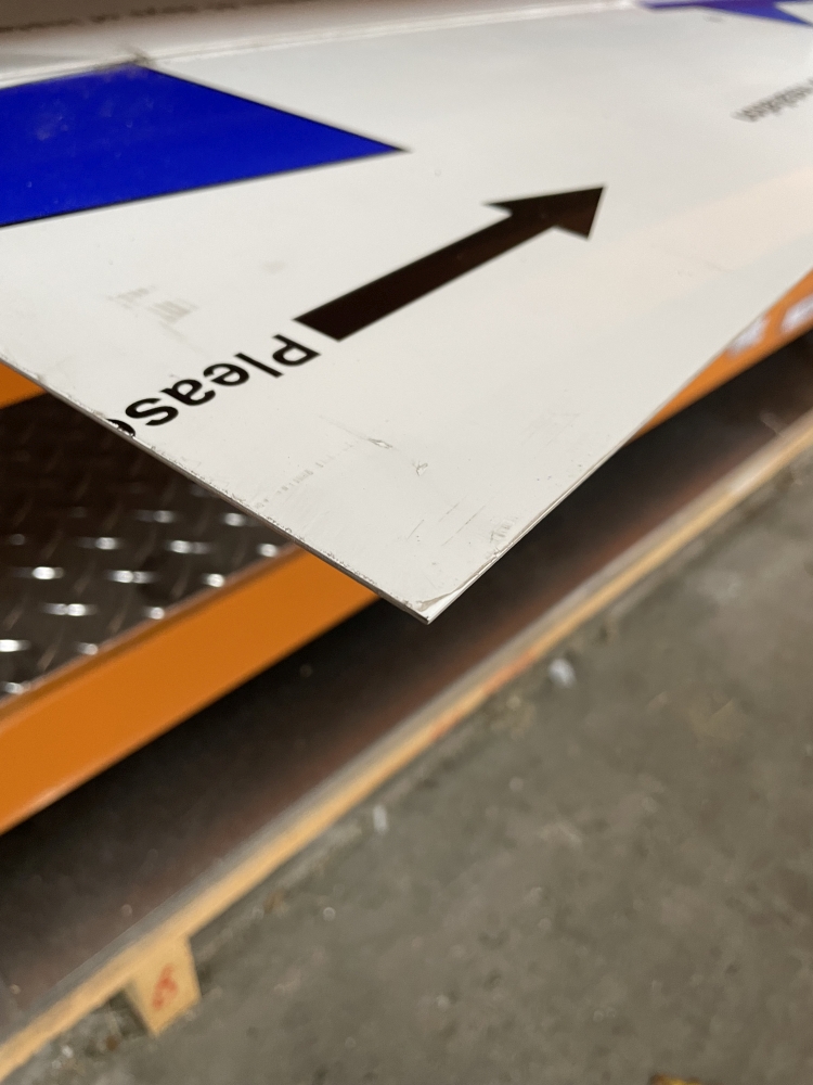 White colour signbond on solid aluminium sheet 1.6mm