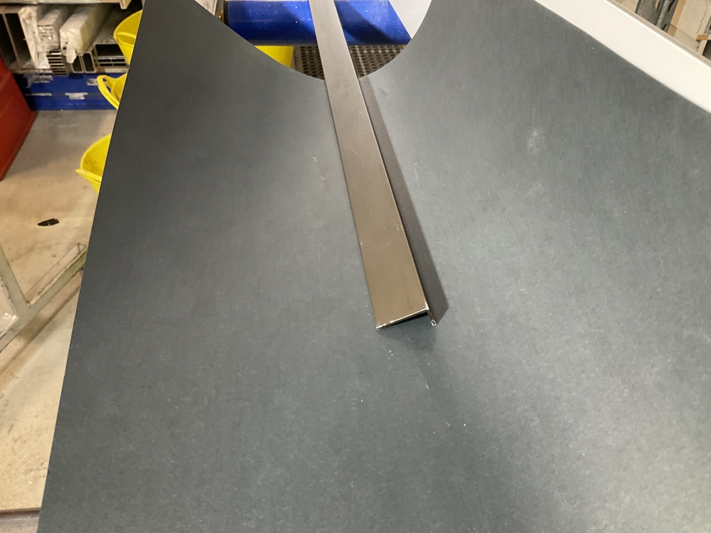 Angle 25mm x 12mm x 1.6mm x 6.5Mtrs - Bronze Anodised