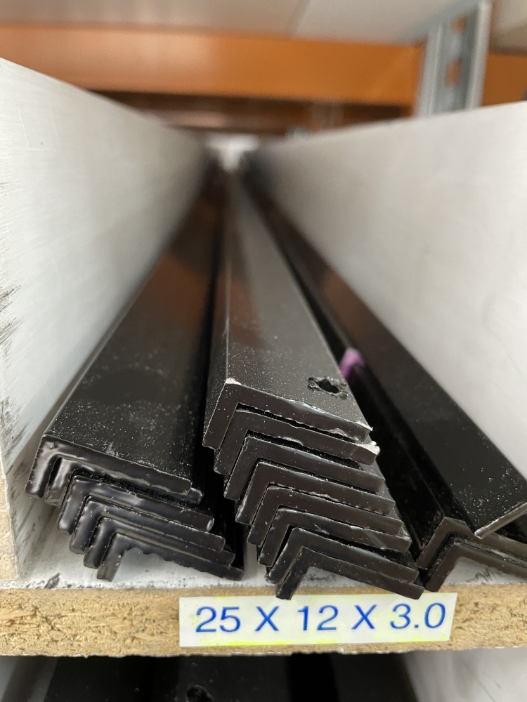 Angle 20mm X 20mm X 1.6mm X 6.5mtrs Woodland Grey Matt
