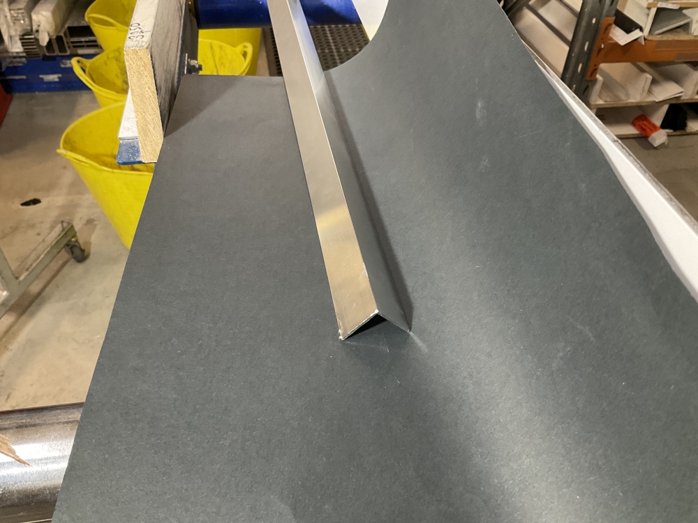 Angle 25mm x 25mm x 1.6mm x 4.23Mtrs - Bright Silver