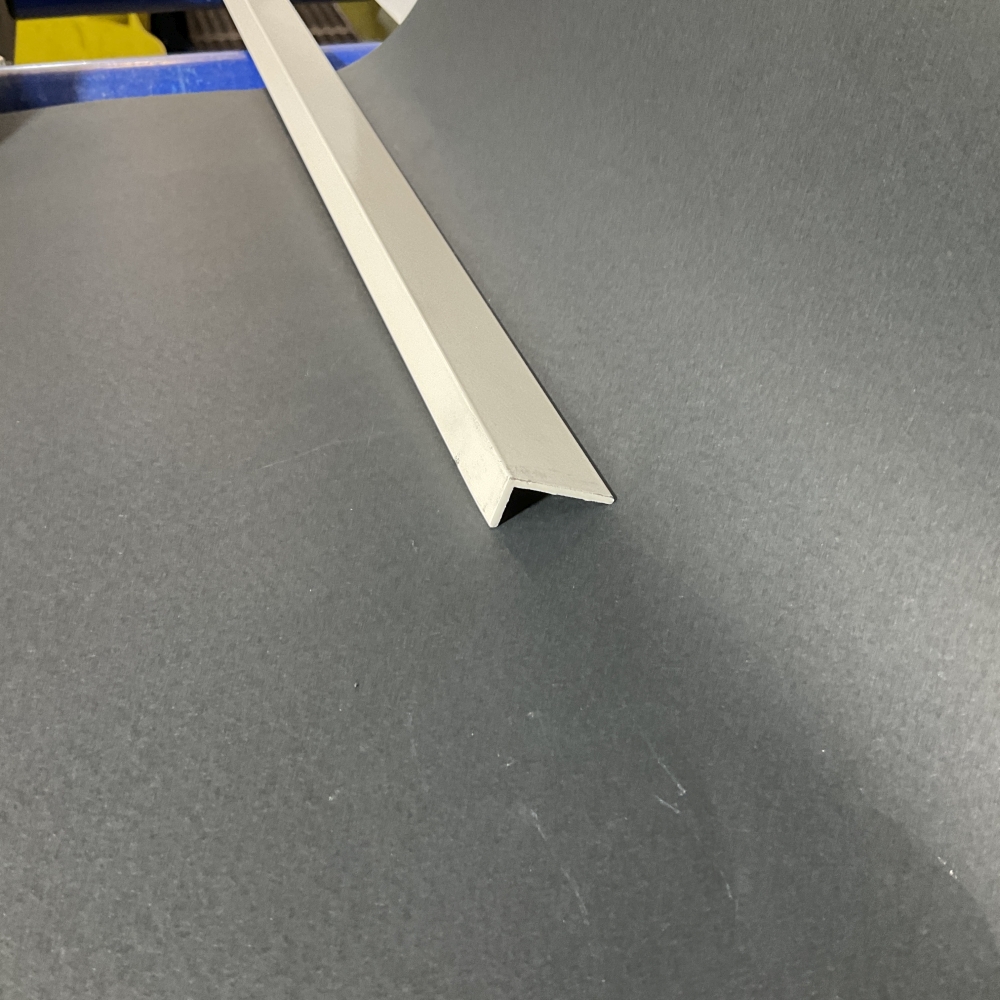 Angle 32mm x 20mm x 1.6mm x 6.5mtrs - Surf Mist Matt