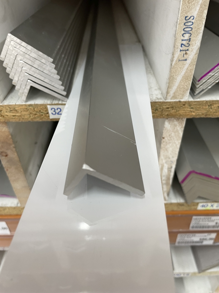 Angle 32mm X 20mm X 3mm X 6.5mtrs Clear Anodised 15um