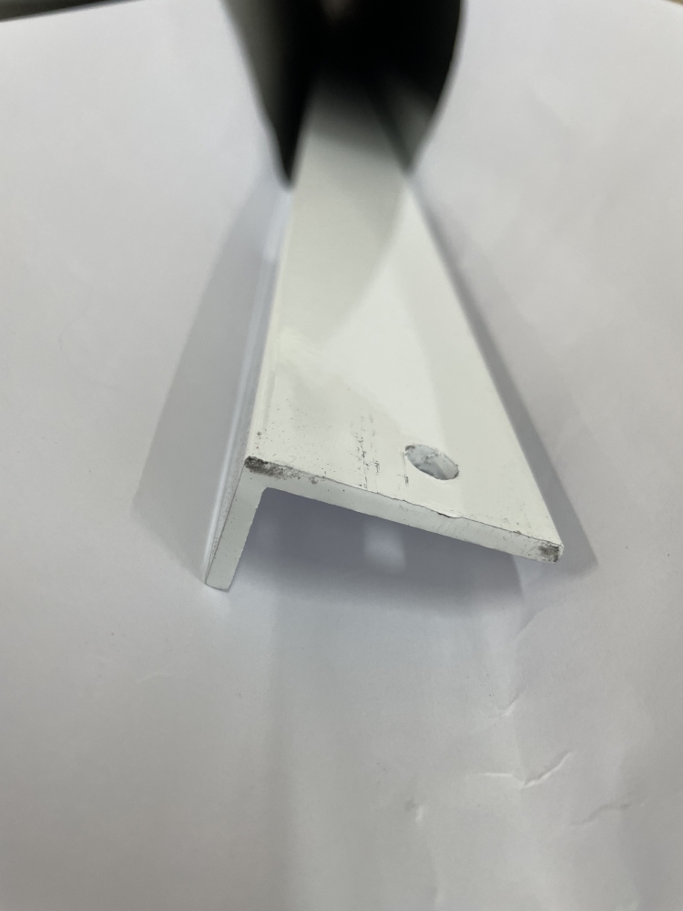 Angle 40mm X 20mm X 3mm X 6.5mtrs Pearl White