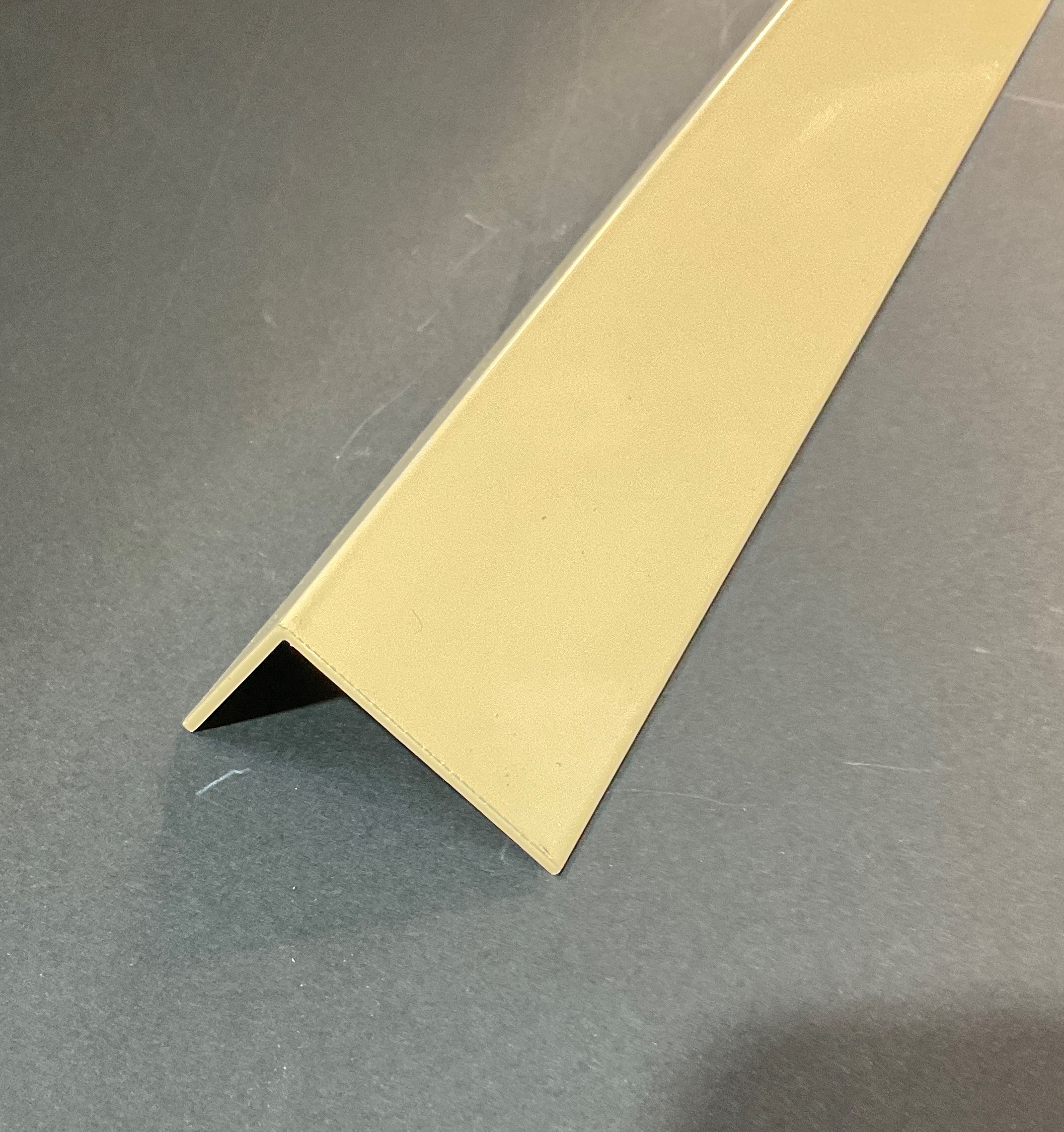 Angle 40mm x 25mmx 1.6mm x 6.5Mtrs - Primrose