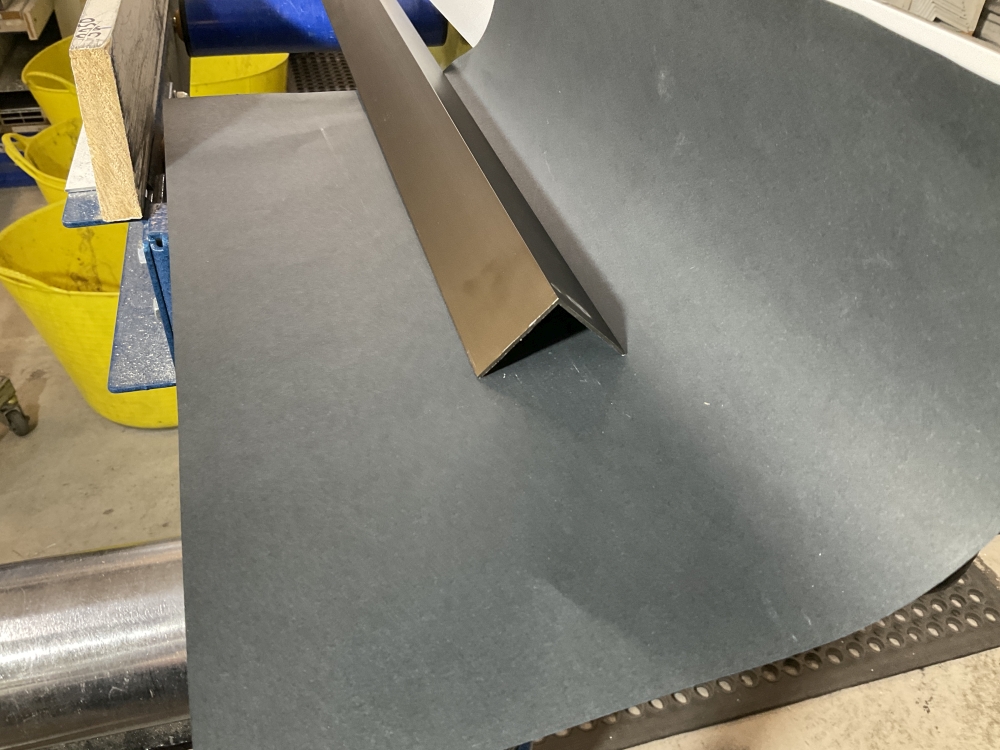 Angle 40mm x 40mm x 1.6mm x 6.5mtrs - Bronze Anodised