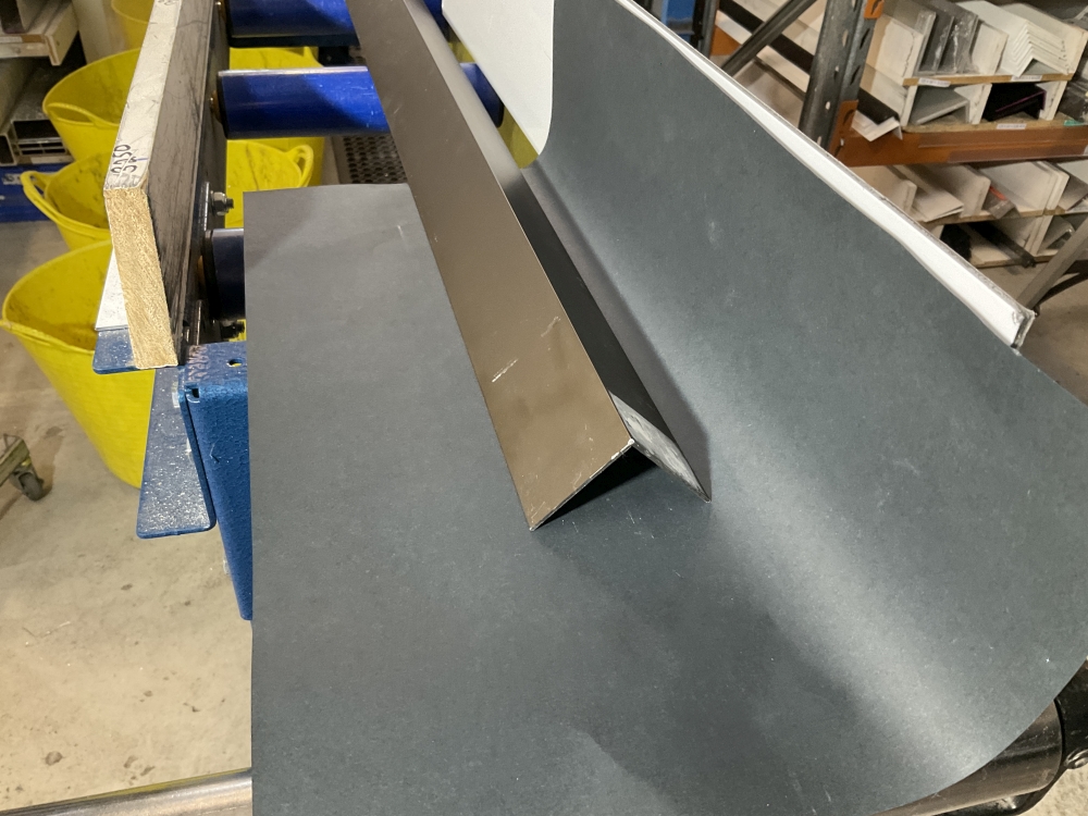 Angle 50mm x 50mm x 1.6mm x 6.5mtrs - Bronze Anodised