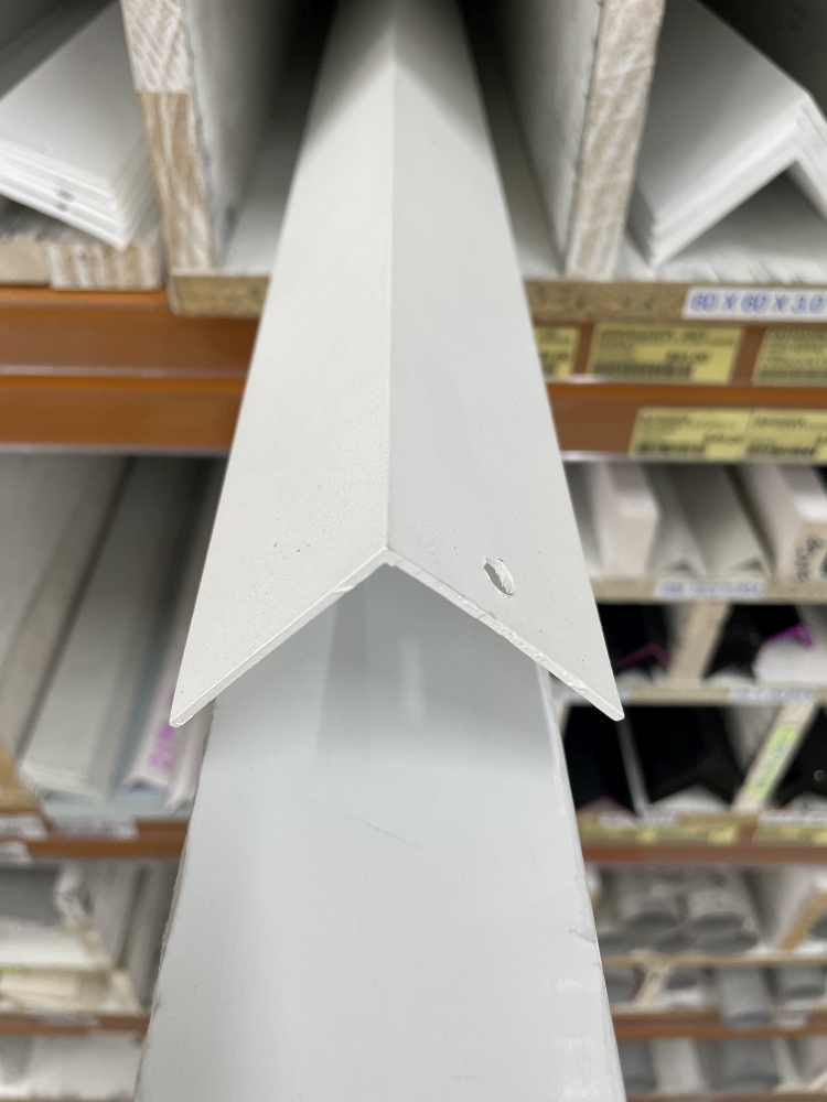 ANGLE 50X50X1.6X6.5M WHITE TEXTURA