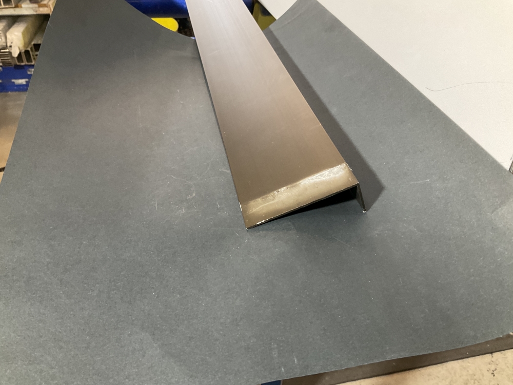 Angle 70mm x 25mm x 1.6mm x 6.5mtrs - Bronze Anodised