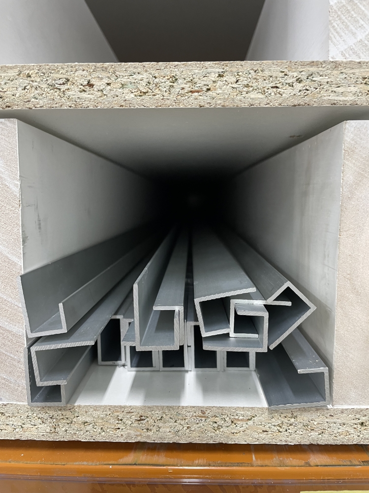OFFSET CHANNEL  16X25X12X1.6X6.5M CLEAR