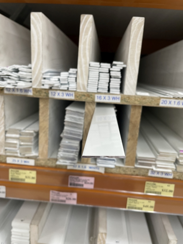 FLAT BAR 32mm X 1.6mm X 4Mtr  WHITE