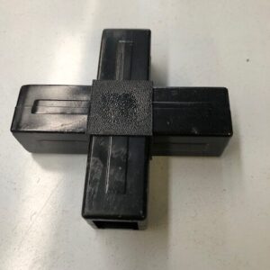 P41 Qubelok 4 Leg Flat Connector Black
